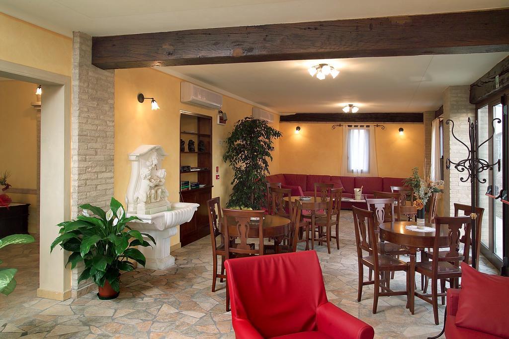 Hotel Del Rio Srl - Ristorante E Azienda Agricola Casinalbo Exterior foto